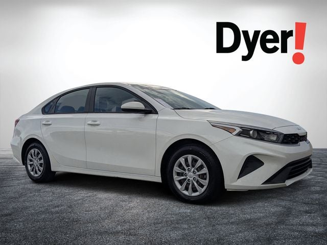 2022 Kia Forte FE in Clear White — front three-quarter view