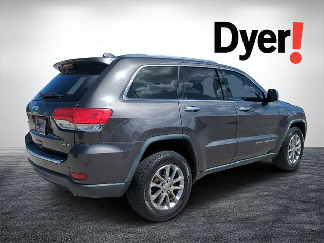 2016 Jeep Grand Cherokee — rear three-quarter view